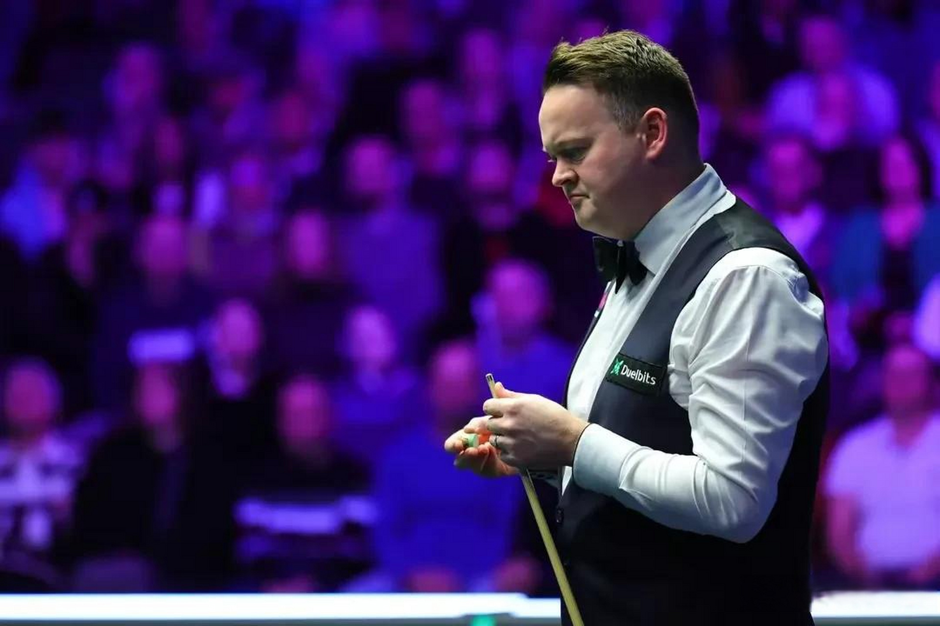 而进行激烈 而进行激烈