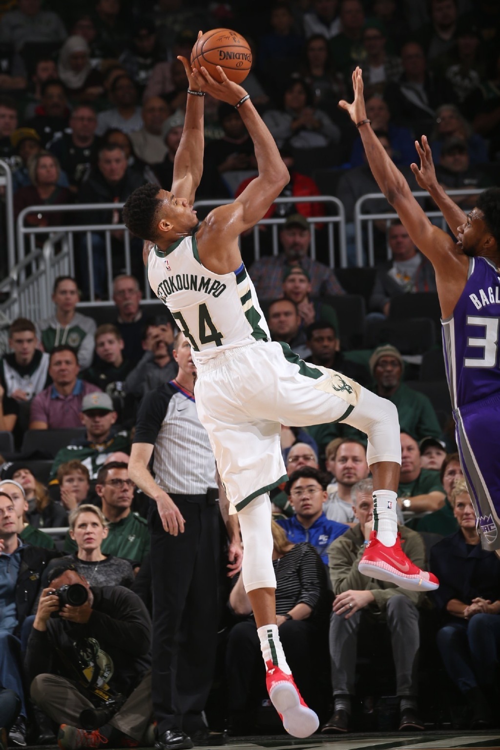 手递手后的 手递手后的